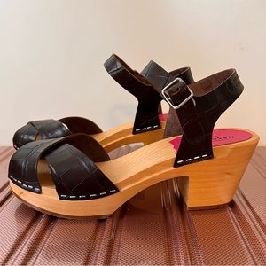 NWOT Swedish Hasbeens Mirja Clogs - Size 37